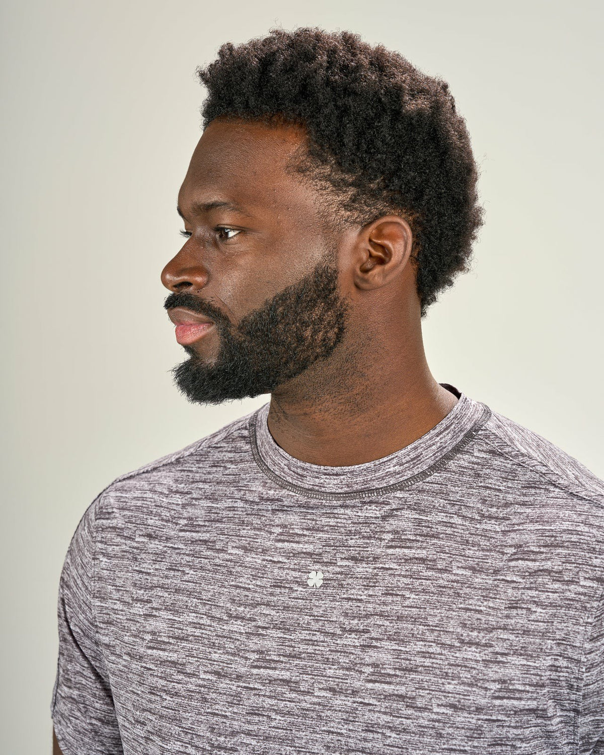 Men's Light Grey Athletic Fit Tee for Gym and Performance