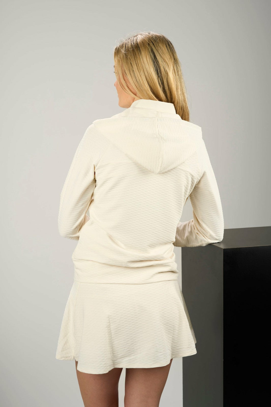 Women's Textured Cream Athletic Jacket for Golf or Tennis
