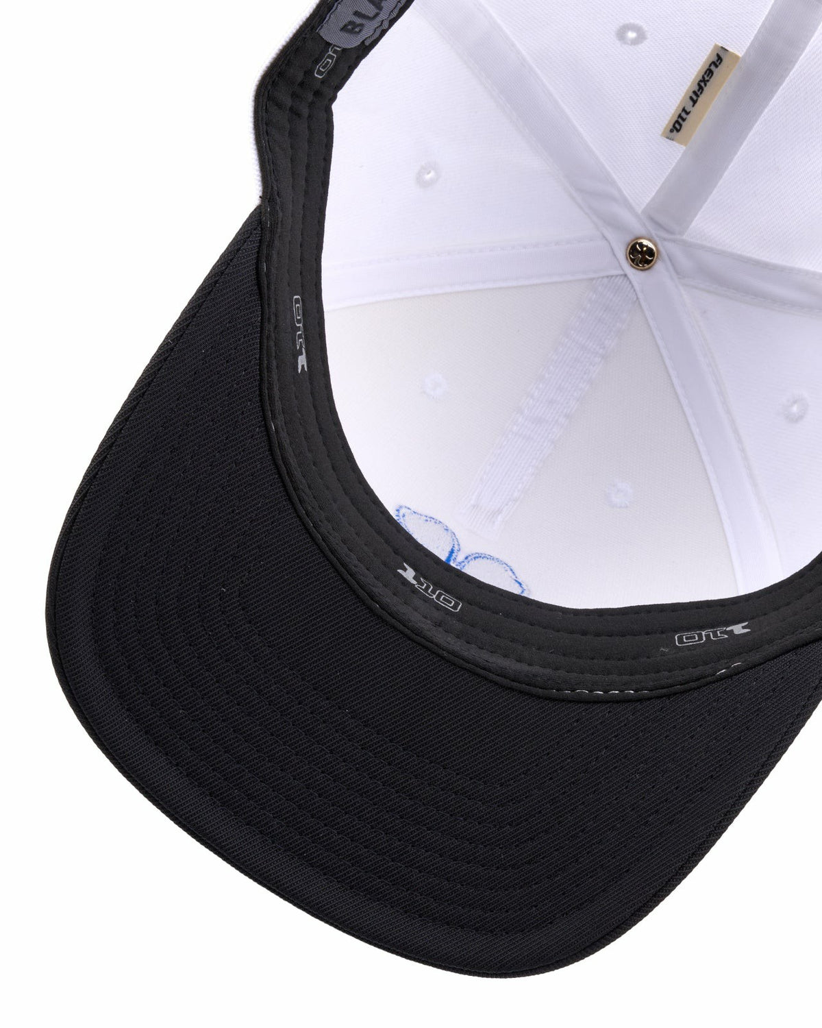 Athletic Unisex White Snapback with Clover Patch for Golf and Lifestyle