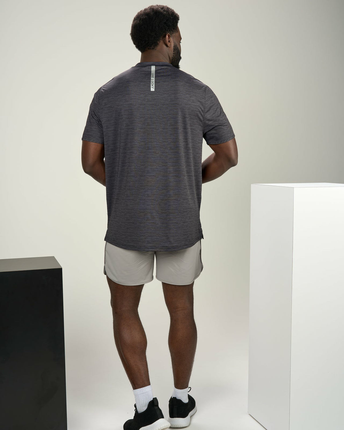 Men's Dark Grey Athletic Fit Tee for Gym and Performance